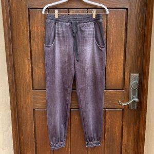 🔹3 for $20🔹 Lucy Oversize Denim Print Joggers